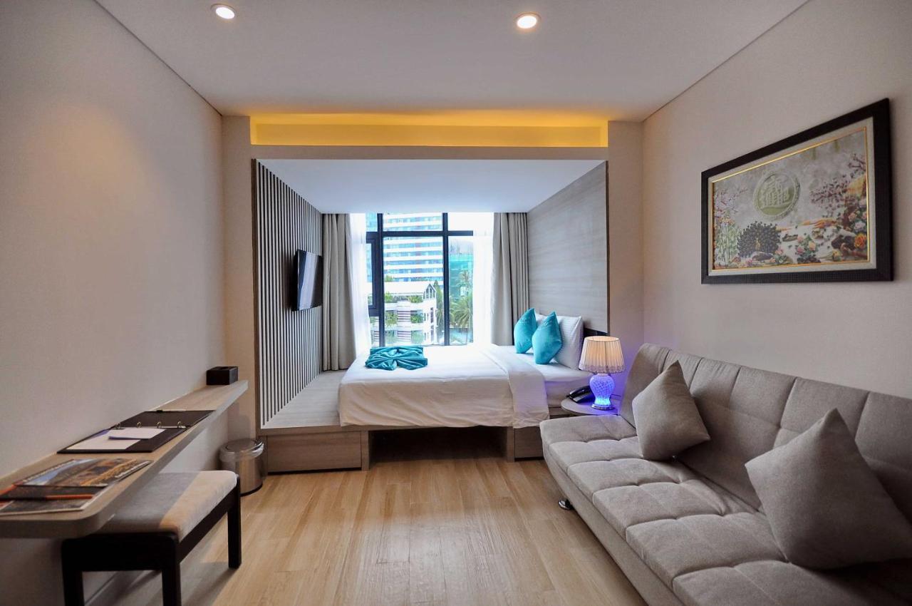 Отель The Mcr Luxury Нячанг Экстерьер фото